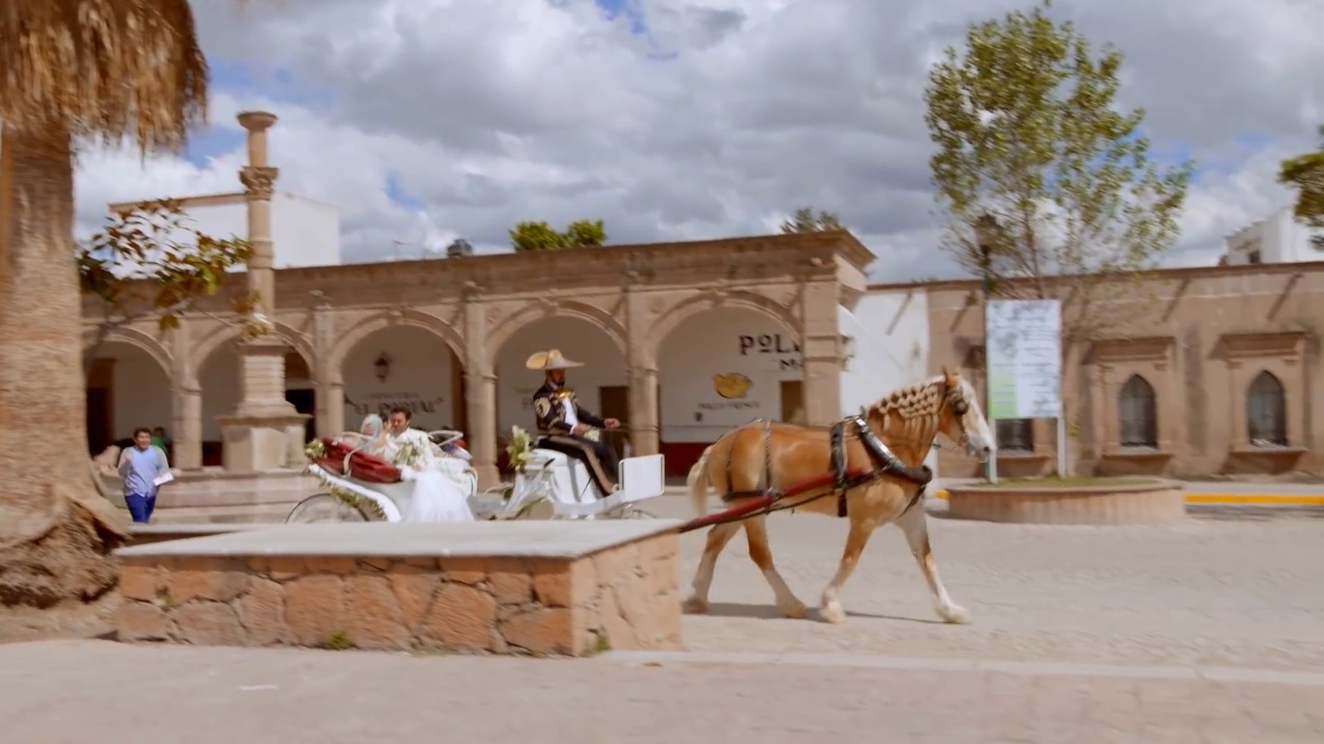 https://ibb.org.ru/images/2024/11/08/La-boda-de-Aurora-y-Rodrigo-_-Mi-adorable-maldicion---Televisa.mp4_snapshot_09.47.096.jpg