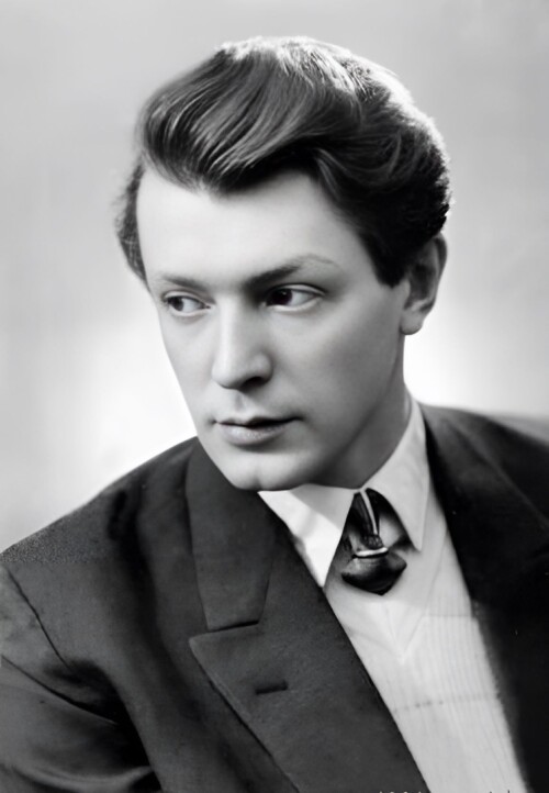 2.-ARTIST-TEATRA-I-KINO-OLEG-STRIZENOV.-C.jpg